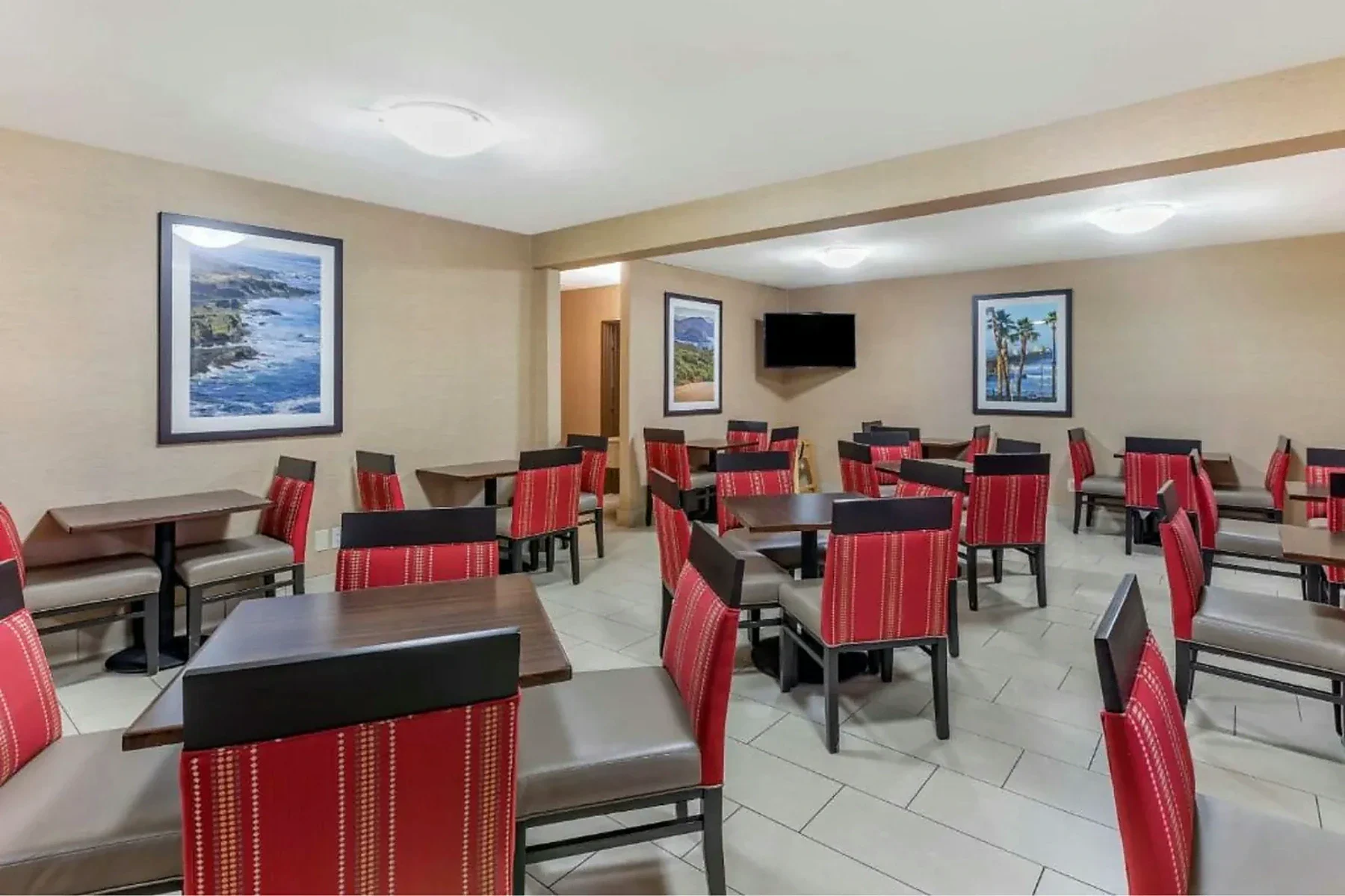 Breakfast Area 2